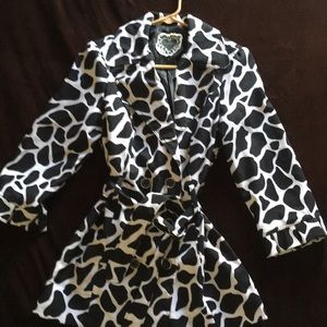 Short sleeve, formal coat